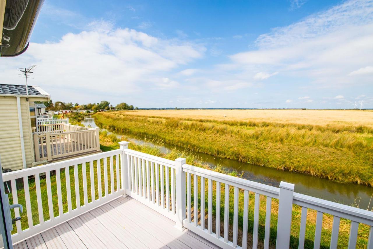River Lodge Platinum Plus Holiday Home With River Views, Free Wifi & Netflix Camber Luaran gambar